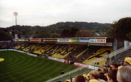 Tivoli - Tribüne unbesetzt