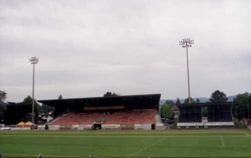 Stadion Brügglifeld - Tribüne und Zusatztribüne