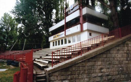 tadión tiavničky - Unüberdachte Sitzplätze