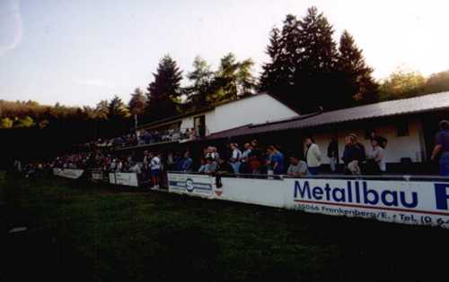 Sportzentrum Entenpark - Ausgebaute Seite