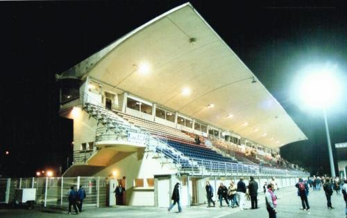 Stade Gaston Petit - Haupttribne