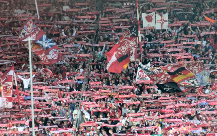 Bezenberg - Schals in Rot-Weiß