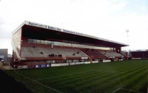 Guldensporenstadion - Haupttribüne