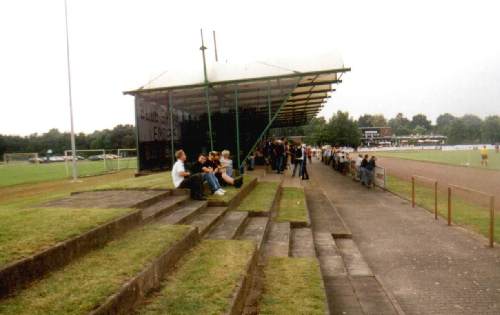 Walter-Bettges-Stadion - Tribüne und Stufen