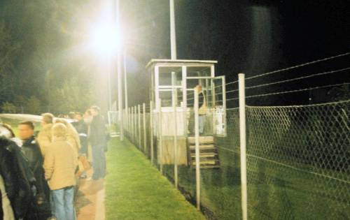 Sportplatz Lich-Steinstraß - Sprecherkabine außerhalb