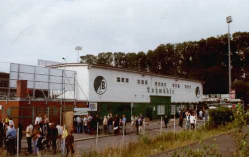 Lohmühle - Außenansicht alte Tribüne