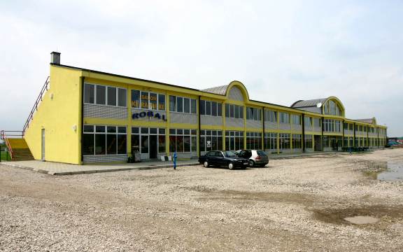 Novi Stadion Oraje - Tribüne Außenansicht