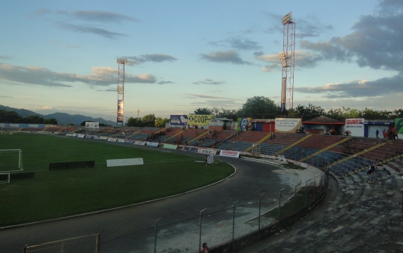 Estadio Oscar Quiteño