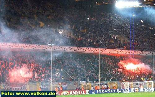 Westfalenstadion - PSV-Fans feiern das Tor